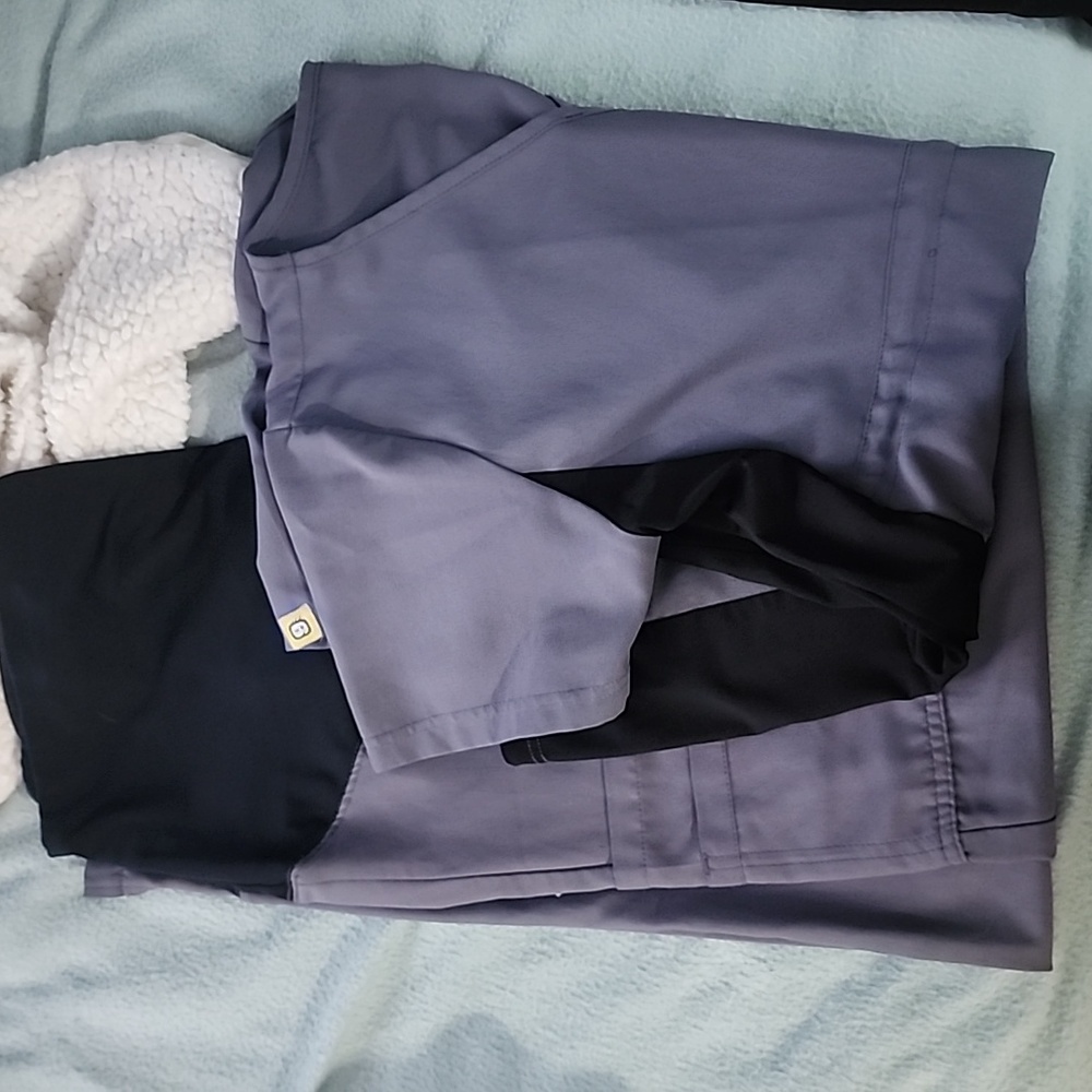 Wonderwink maternity scrub set